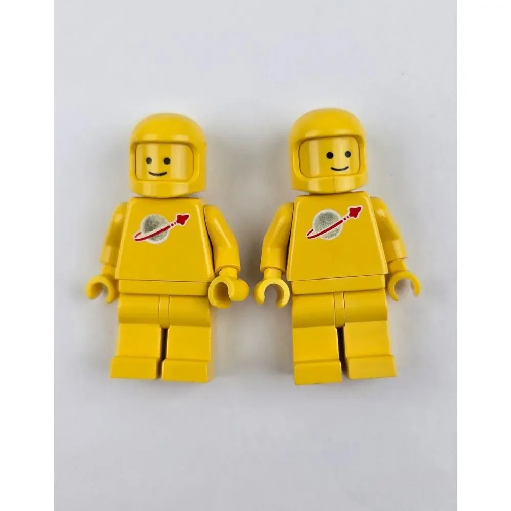 Vintage LEGO Minifigure lot Classic Space Spaceman Red White Yellow Nice cond.